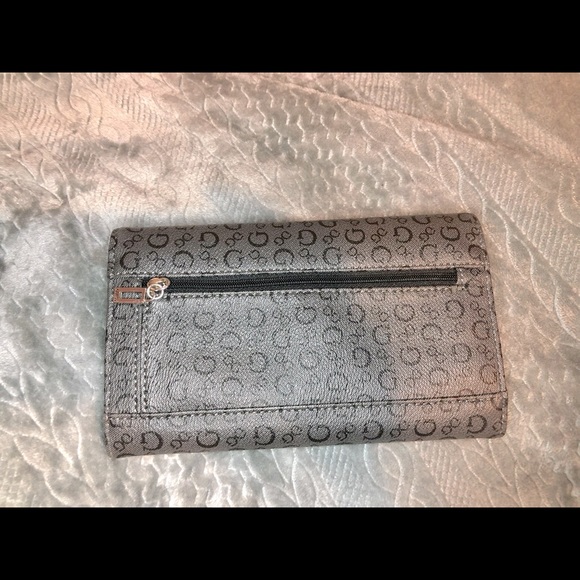 Guess Clutch Wallet - Picture 6 of 13